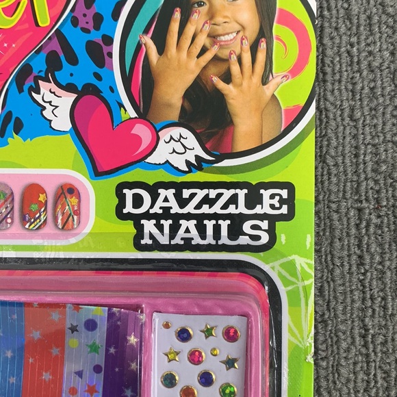 Ja-Ru Glitter Girl Dazzle Nails Stick-On Gems Kid Sized Ages 4+ New - Picture 4 of 12